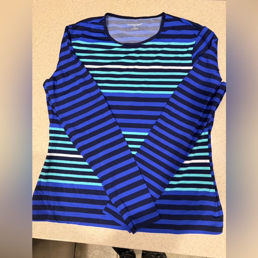 LANDS END Women's Crew Neck Long Sleeve Rash Guard UPF 50, swim T, S/P (6/8)